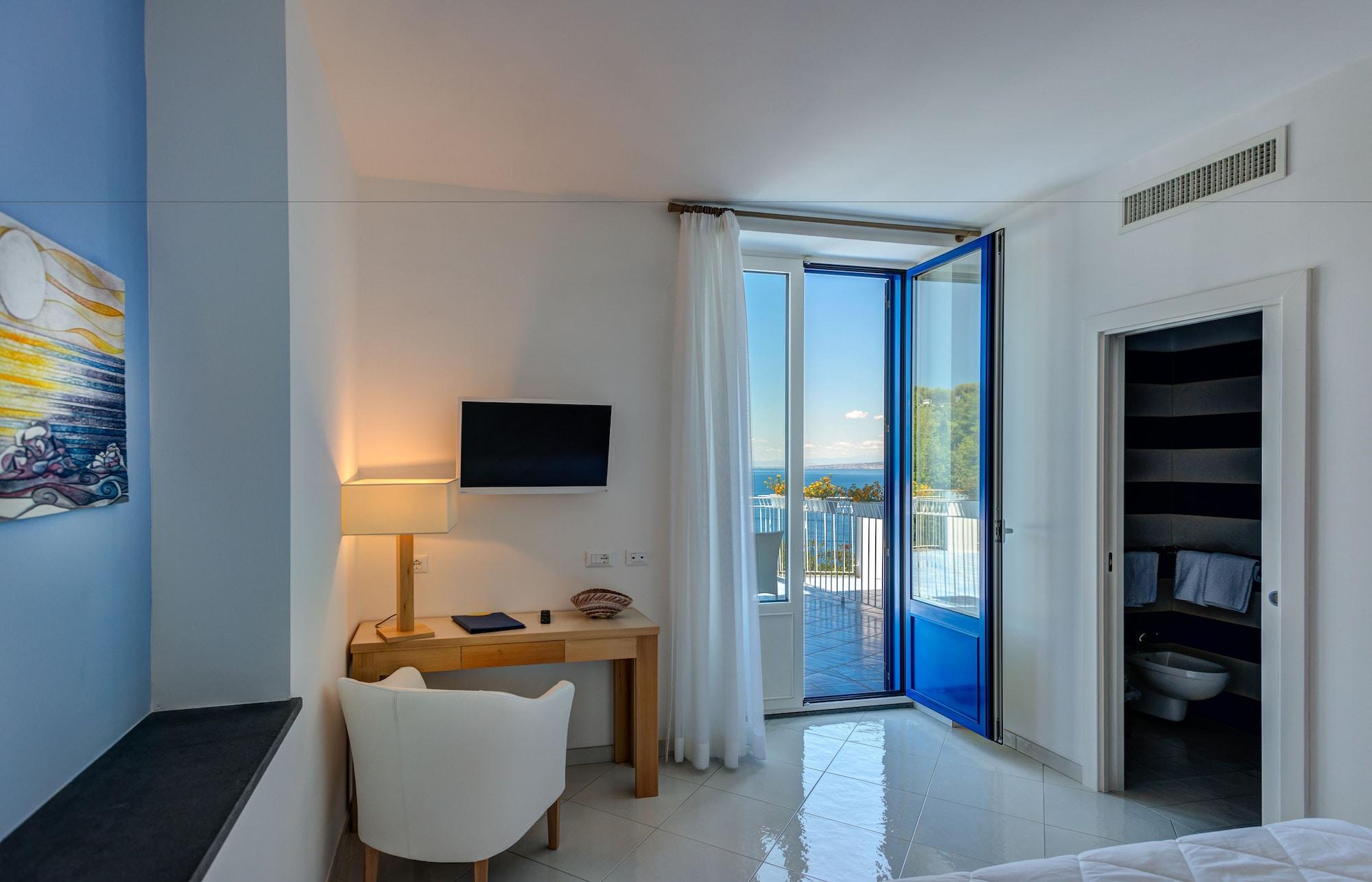 Boutique Helios Hotel 4*