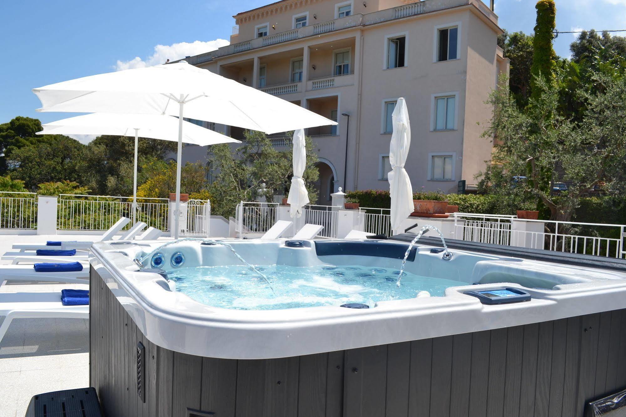Boutique Helios 4*